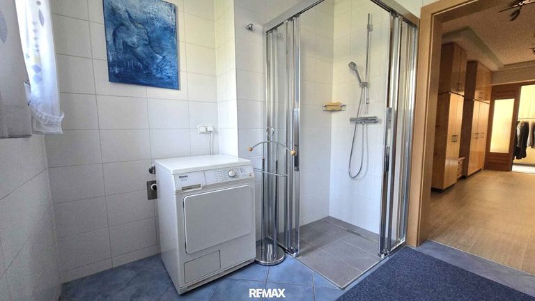 Badezimmer EG