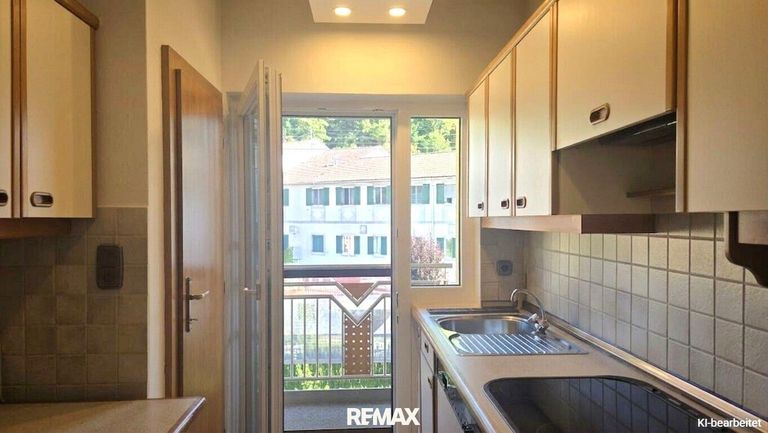 Küche OG mit Zugang zum Balkon