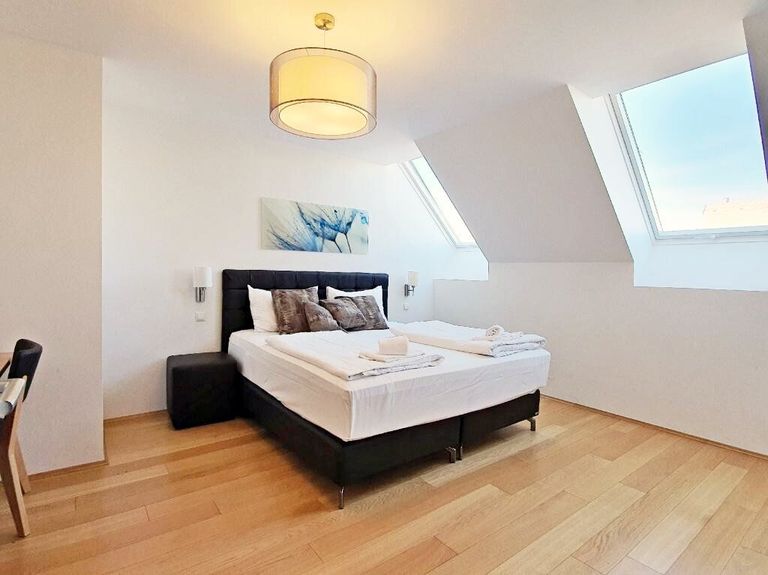 Schlafzimmer 1