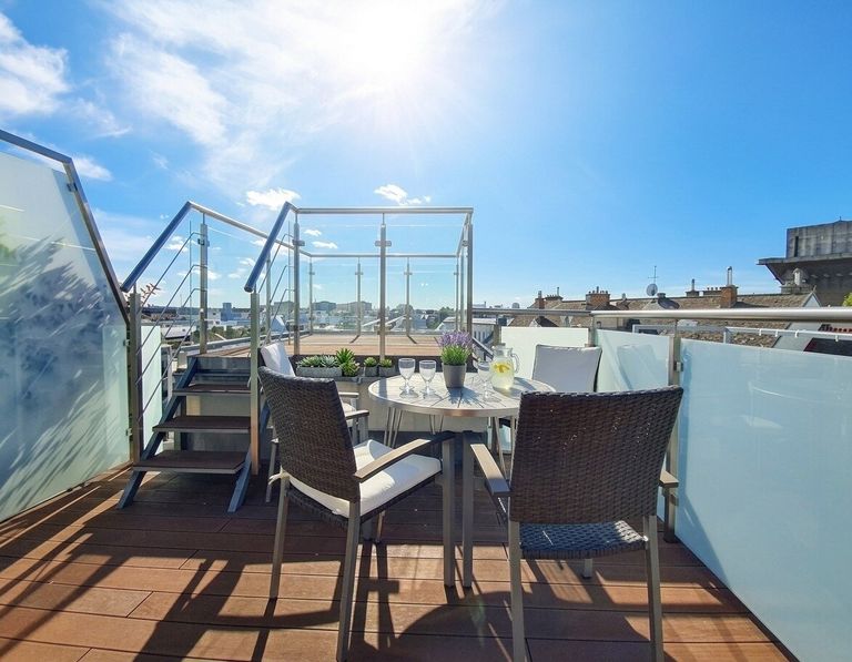 große Terrasse ca. 13 m²