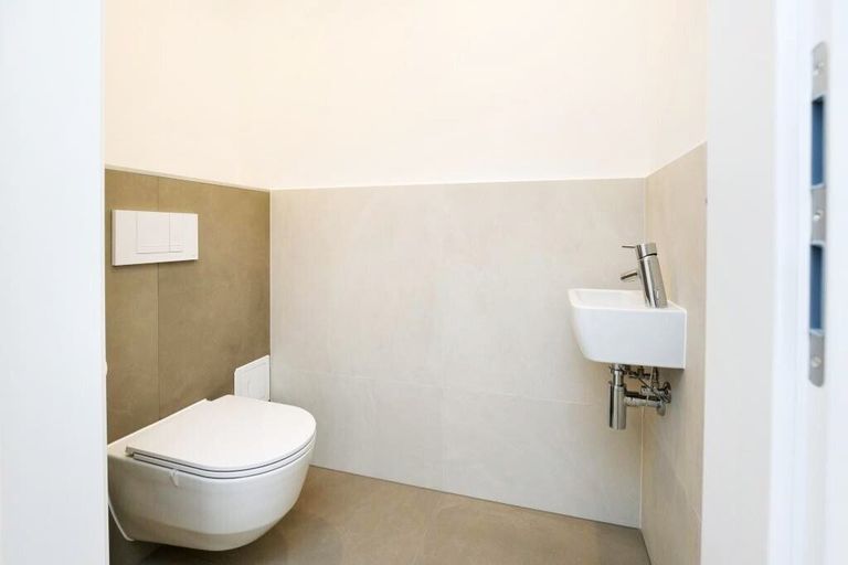 mit Gäste-WC