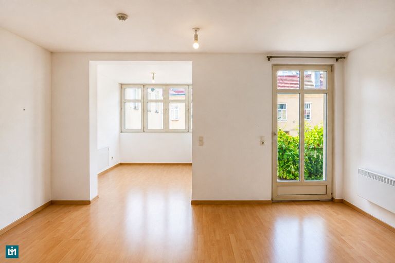 Wohn- Schlafzimmer (S)