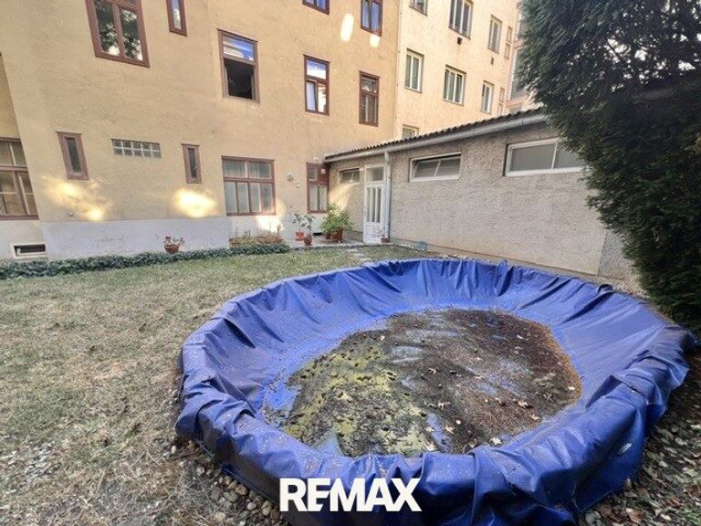 2. Hofgebäude als Lager adaptiert