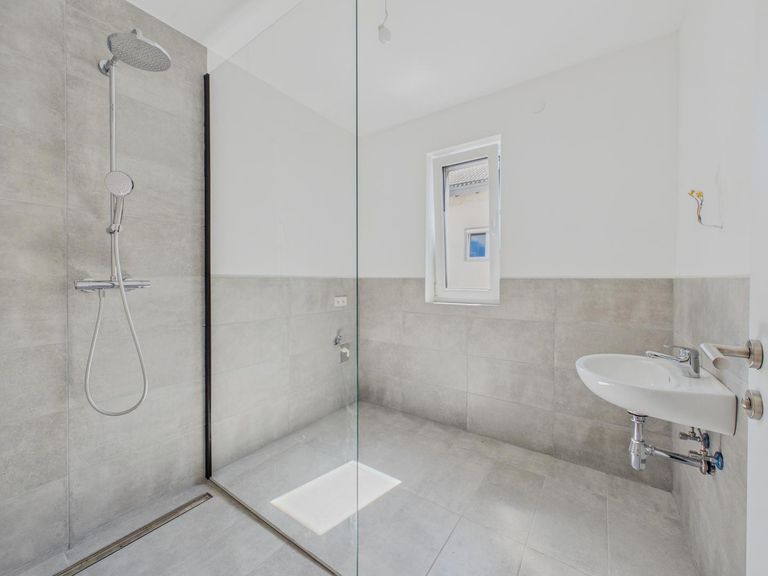 Badezimmer 1
