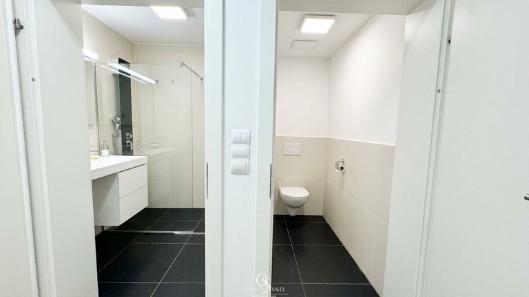 Separates WC in modernem Design