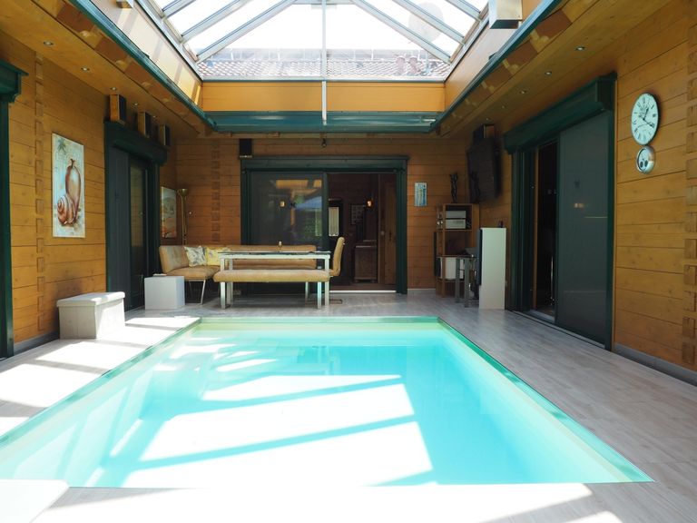 Indoor-Pool