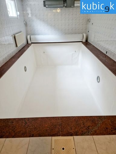 Indoor-Pool