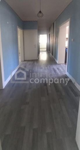 zentrales Vorzimmer