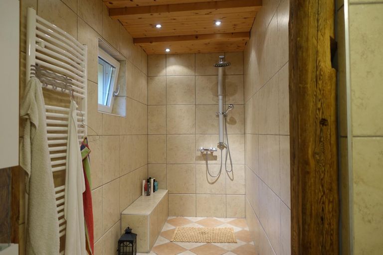Große Dusche EG