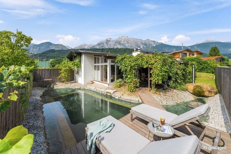 Garten mit Schwimmteich