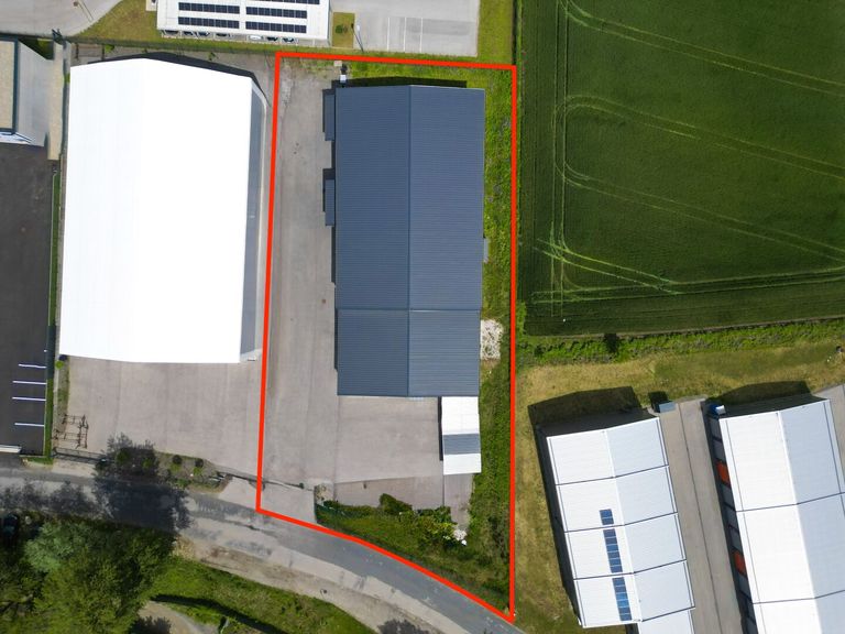Luftbild mit eingezeichnetem Grundstück