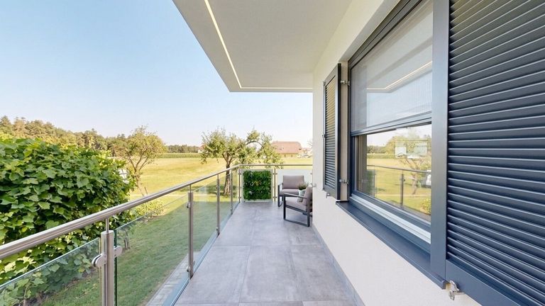 Ausstattungsbeispiel Balkon (EG)