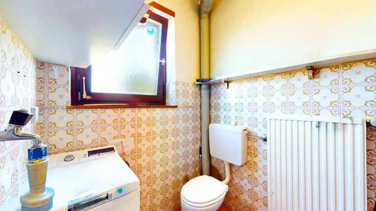 WC (EG)