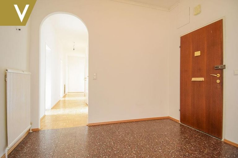 Wohnungseingang / Flur ( unbewohnt )