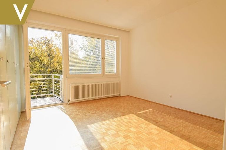 Schlafzimmer 2 / 2 mit Schrankraum und Einbauschr.