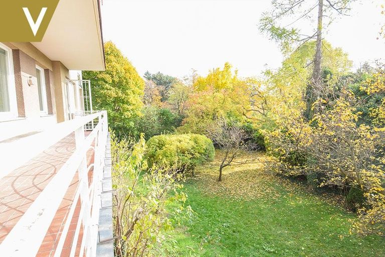 Loggia / Ausblick in den Gemeinschaftsgarten