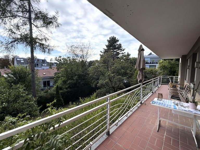 Loggia vom Wohnzimmer begehbar