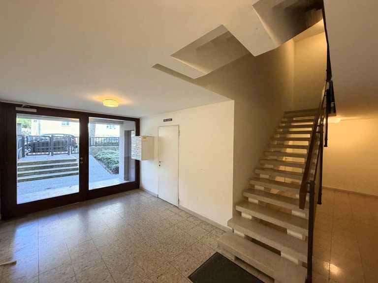 Stiegenhaus / Aufgang zur Wohnung