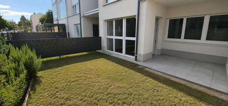 Garten mit Terrasse 2. Aufnahme