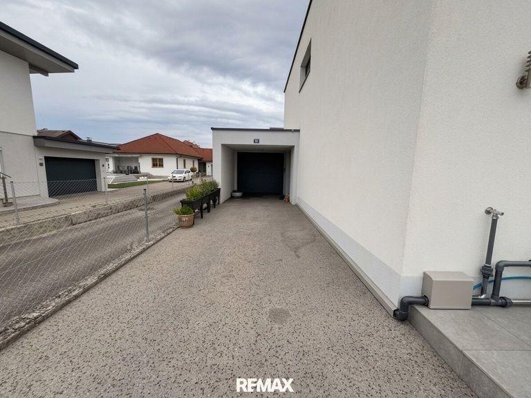 Hauszufahrt Einheit Links