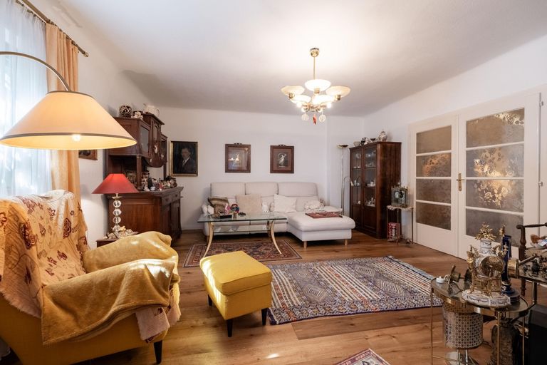 17 Wohnzimmer