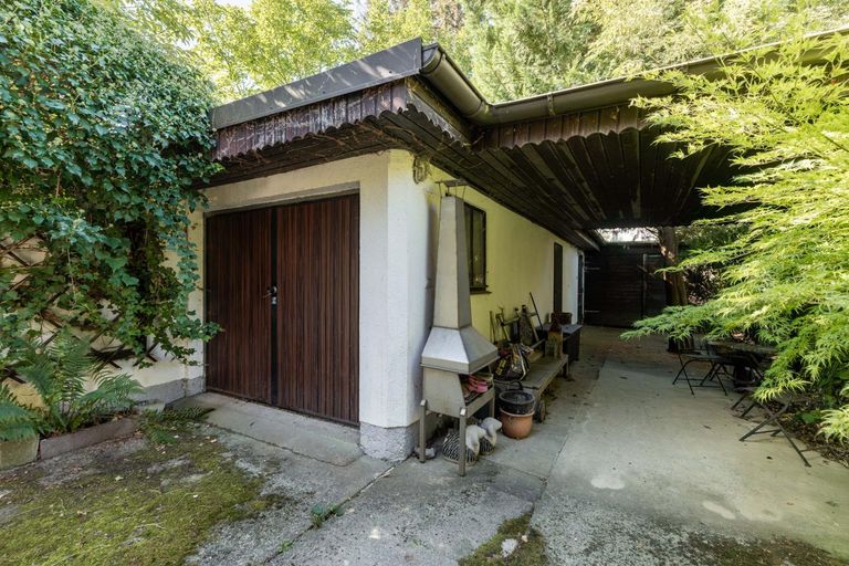43 Garage
