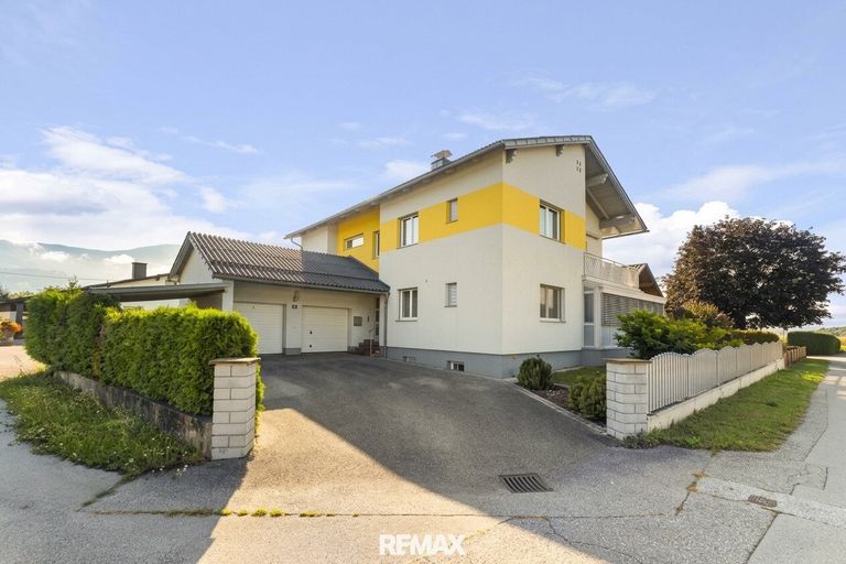 Haus mit Zufahrt Garage