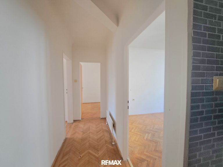 11 Vorzimmer