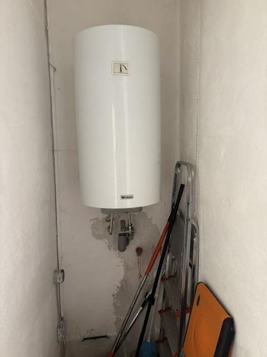 Warmwasserboiler in der Speis