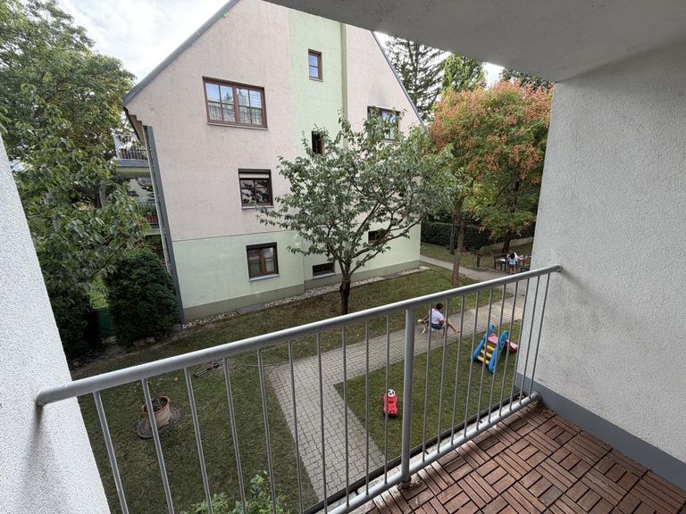 8 Loggia