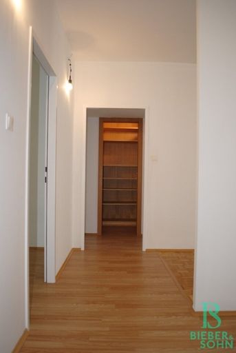 Vorraum / Zimmer