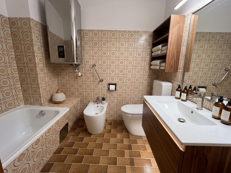 Badezimmer saniert mit KI