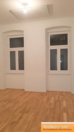 Wohnschlafzimmer - Foto war eine Nachtaufnahne, daher kein Tageslicht
