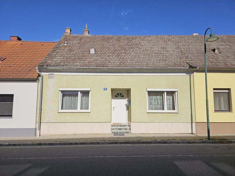 Straßenansicht Haus