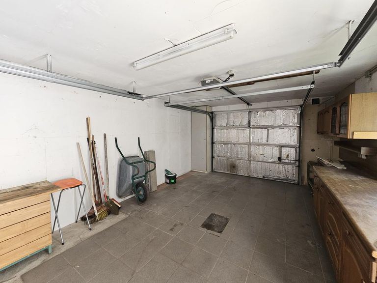 Garage (1)