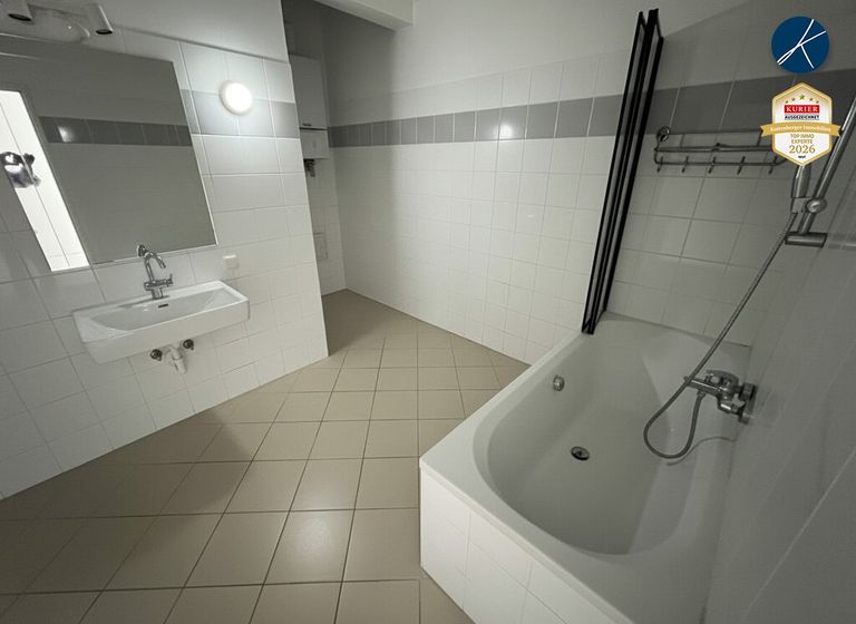 großes Badezimmer