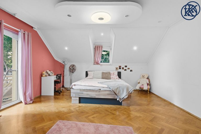 Schlafzimmer 5