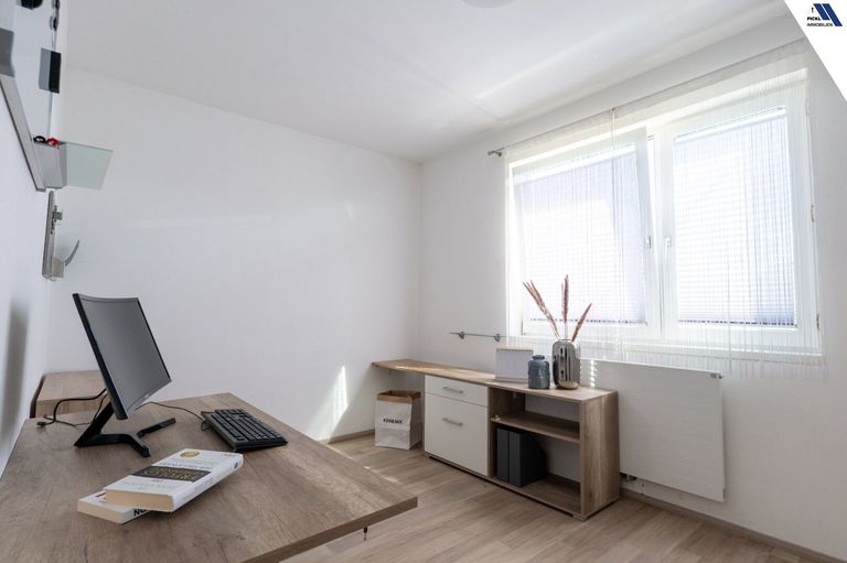 OG Kinderzimmer/Büro