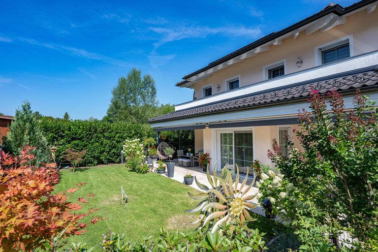 Traumhaftes Einfamilienhaus mit Garten