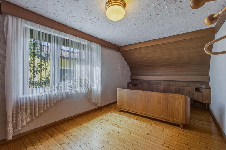 Zimmer 2 OG