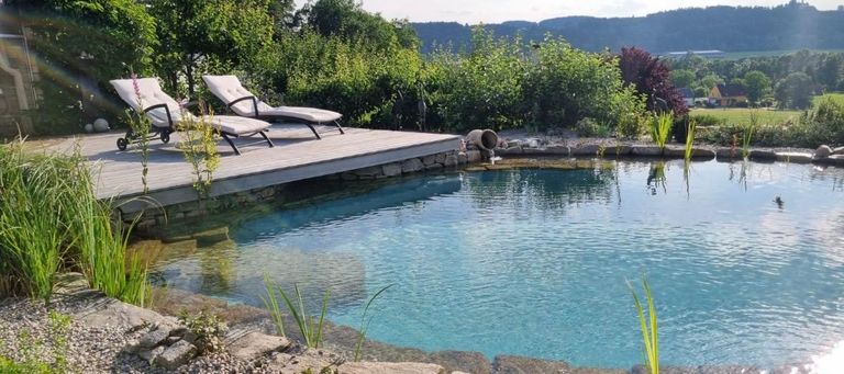 Pool mit Ruhezone