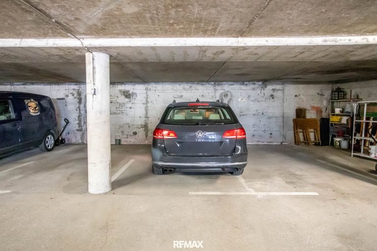 Tiefgaragenstellplatz