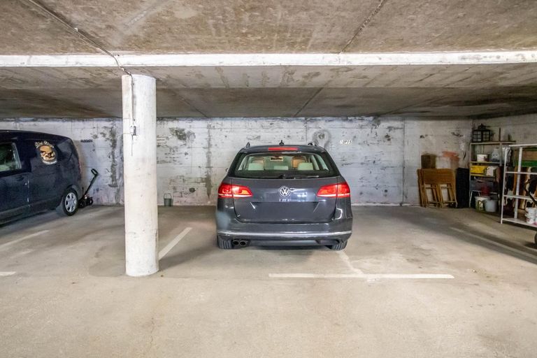 Tiefgaragenstellplatz