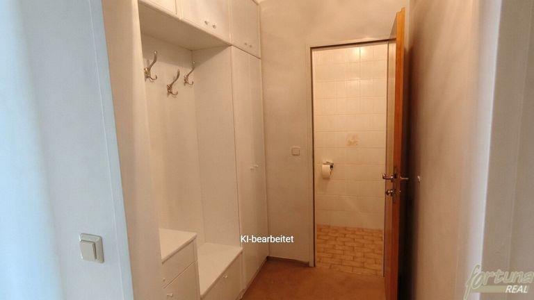 Garderobe / WC KI generiert