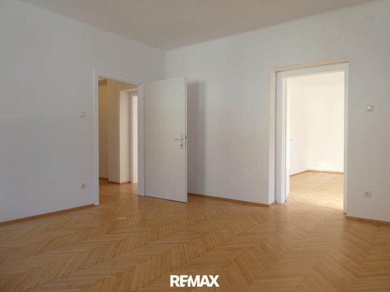 helle, großzügige Räume