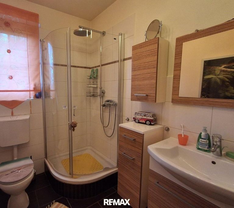 4 Badezimmer OG Petzenkirchen