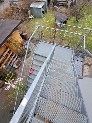 Alustiege zum 1. Stockwerk