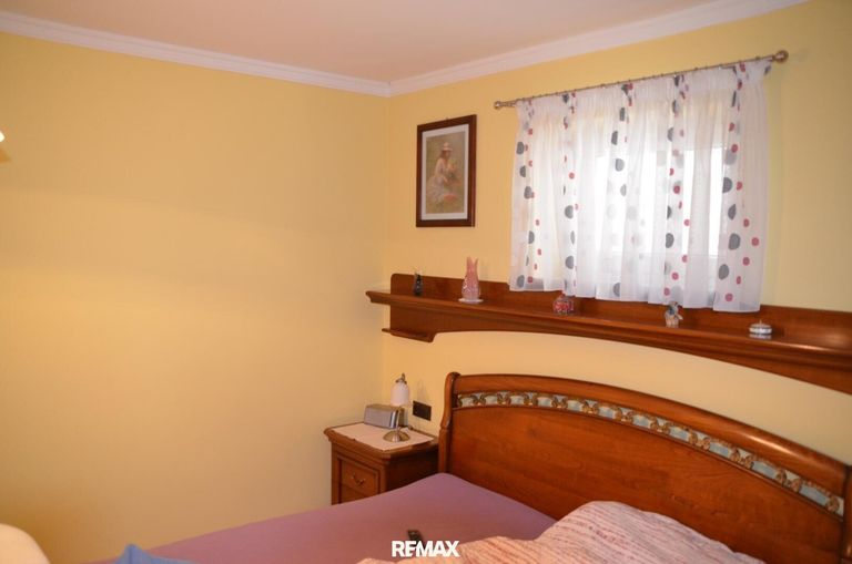 Gästezimmer mit Bett, Wohnhaus