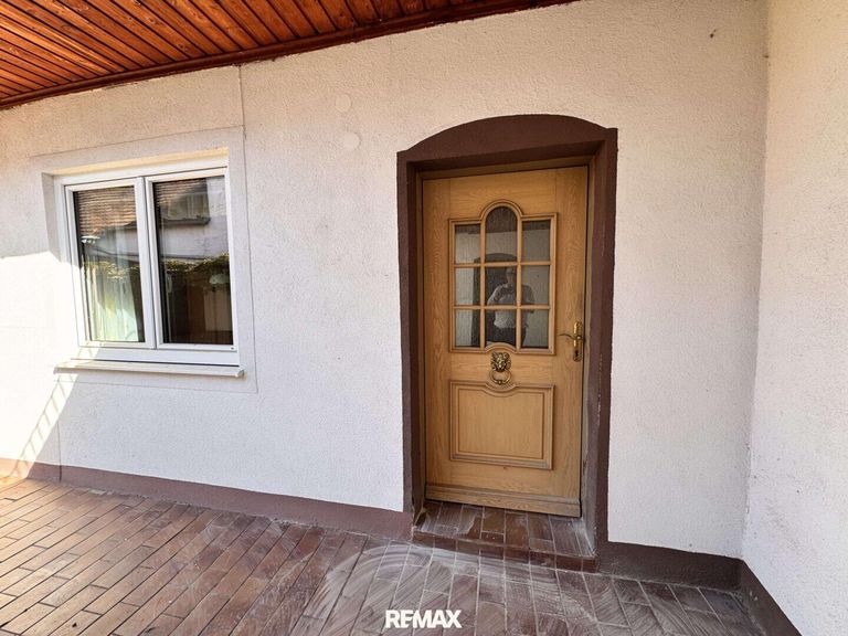EFH 3481 Fels-Eingang Haupthaus