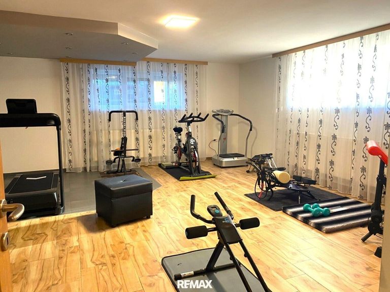 14 Fitnessraum UG